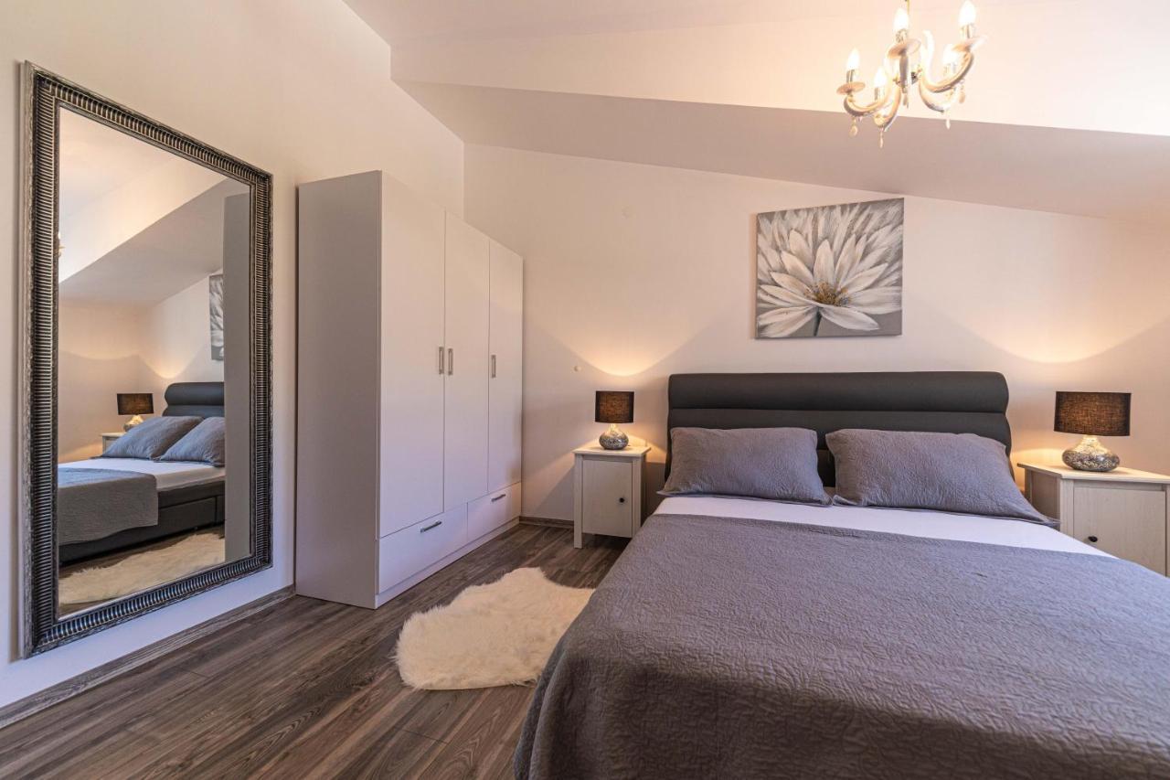 Perla Castellana Apartment Kastela Exterior photo